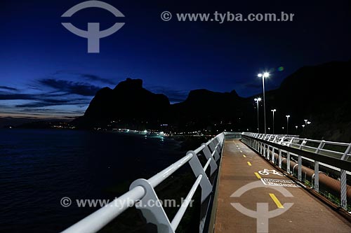  Dawn - Tim Maia Bike lane with the Rock of Gavea in the background  - Rio de Janeiro city - Rio de Janeiro state (RJ) - Brazil