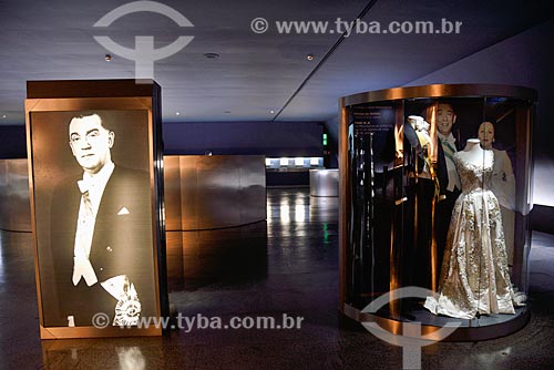  Full evening dress (White tie) and presidential sash used by JK and replica of the dress worn by Sarah Kubitschek at the time of possession - Permanent exhibition - inside the JK Memorial (1981)  - Brasilia city - Distrito Federal (Federal District) (DF) - Brazil