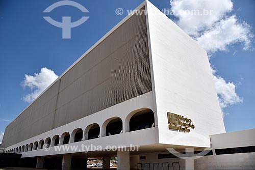  National Library of Brasilia facade (2006) - part of the Joao Herculino Cultural Complex of the Republic  - Brasilia city - Distrito Federal (Federal District) (DF) - Brazil
