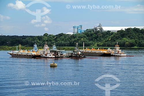  Ferry transporting fuel near to Isaac Sabba Refinery - also known as Manaus Refinery (REMAN)  - Manaus city - Amazonas state (AM) - Brazil