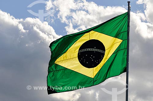  Brazilian Flag  - Pederneiras city - Sao Paulo state (SP) - Brazil