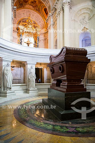  Napoleão Bonaparte tomb inside of Cathedral of Saint-Louis-des-Invalides  - Paris - Paris department - France
