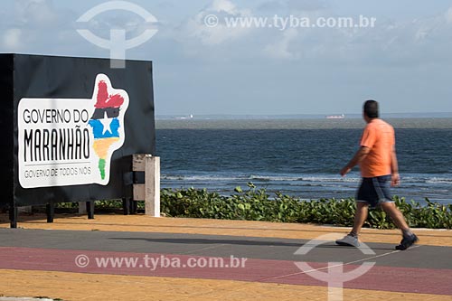  Pedestrian - Bike lane - boardwalk of Calhau Beach  - Sao Luis city - Maranhao state (MA) - Brazil