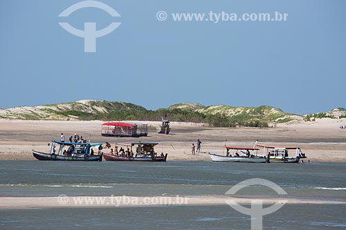  Tourists - Carima Beach during low tide  - Raposa city - Maranhao state (MA) - Brazil