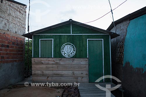  House painted with the colors and shield of Palmeiras Society Sports  - Raposa city - Maranhao state (MA) - Brazil