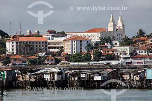  Stilts - Ilinha community - with the Sao Luis city in the background  - Sao Luis city - Maranhao state (MA) - Brazil