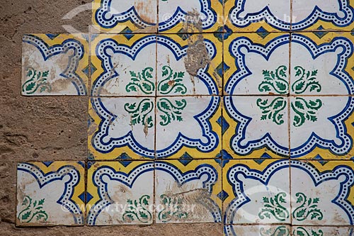  Detail of tiles - Giz Street  - Sao Luis city - Maranhao state (MA) - Brazil