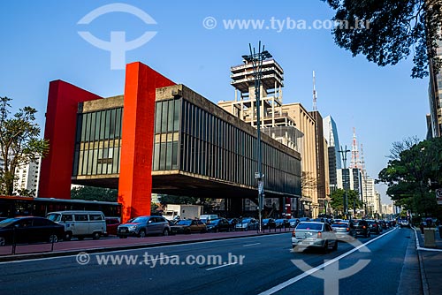  View of facade of the Art Museum of Sao Paulo (MASP) from Paulista Avenue  - Sao Paulo city - Sao Paulo state (SP) - Brazil