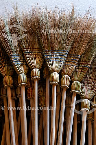  Detail of rustic broom  - Borborema city - Sao Paulo state (SP) - Brazil