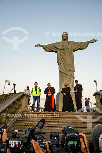  Passage of the Olympic torch for the Christ the Redeemer Statue - Christ the Redeemer (1931) - Mayor Eduardo Paes and Archbishop Orani Tempesta  - Rio de Janeiro city - Rio de Janeiro state (RJ) - Brazil