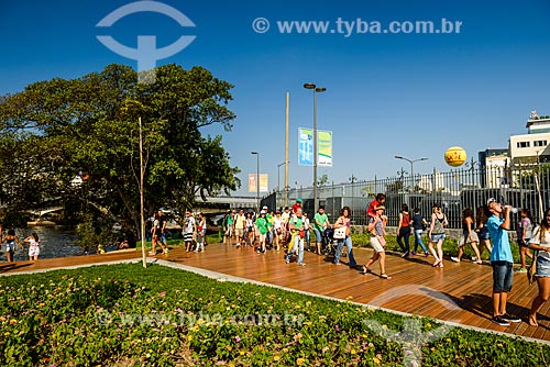  Tourists at Mayor Luiz Paulo Conde Waterfront (2016)  - Rio de Janeiro city - Rio de Janeiro state (RJ) - Brazil