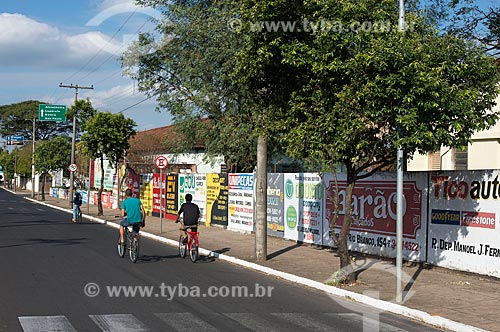  city walls with advertising  - Garca city - Sao Paulo state (SP) - Brazil