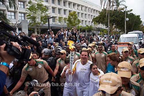  Passage of the Olympic torch through the Rio de Janeiro city - Eduardo Paes carrying the Olympic torch - Mayor of Rio de Janeiro  - Rio de Janeiro city - Rio de Janeiro state (RJ) - Brazil