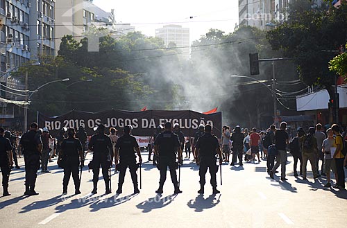  Manifestation - Conde de Bonfim Street - opening day of the Olympic Games - Rio 2016  - Rio de Janeiro city - Rio de Janeiro state (RJ) - Brazil