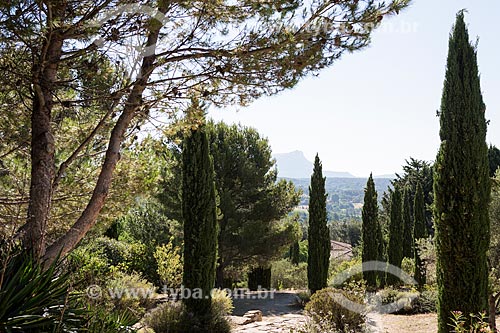  View of the Terrain des Peintres (Painters Park)  - Aix-en-Provence city - Alpes-de-Haute-Provence department - France