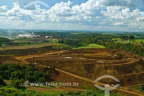  General view of phosphate mine - used to make fertilizers  - Araxa city - Minas Gerais state (MG) - Brazil