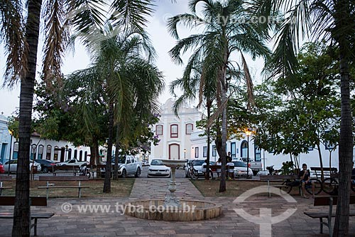  Tarso de Camargo Square - also known as Bandstand Square - with the Nossa Senhora Boa Morte Church in the background  - Goias city - Goias state (GO) - Brazil