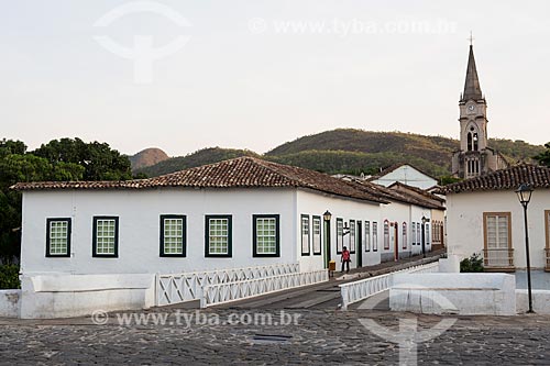  View of the Sebastiao Fleury Curado Avenue with the Cora Coralina House Museum and the Nossa Senhora do Rosario dos Pretos Church (1930) in the background  - Goias city - Goias state (GO) - Brazil