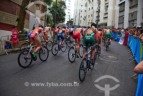  Female triathlon athletes complete bike circuit on Gastao Bahiana street  - Rio de Janeiro city - Rio de Janeiro state (RJ) - Brazil