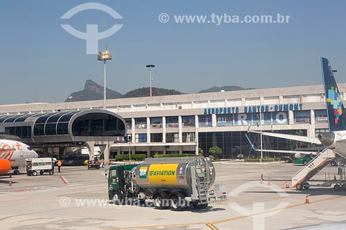  Tanker truck - runway of the Santos Dumont Airport  - Rio de Janeiro city - Rio de Janeiro state (RJ) - Brazil