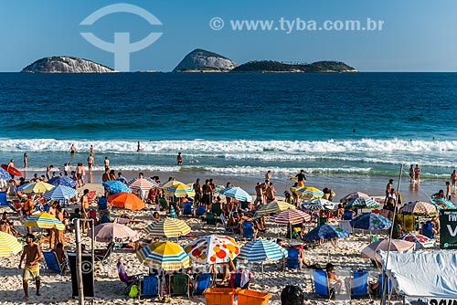  Bathers - Ipanema Beach waterfront - with Natural Monument of Cagarras Island in the background  - Rio de Janeiro city - Rio de Janeiro state (RJ) - Brazil