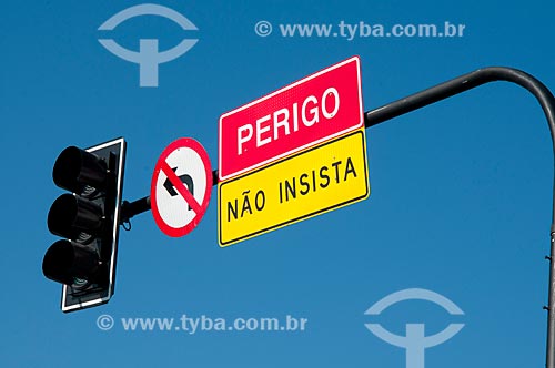  Detail of traffic light and plaques  - Rio de Janeiro city - Rio de Janeiro state (RJ) - Brazil