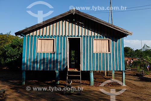  House - riparian community on the banks of the Negro River  - Manaus city - Amazonas state (AM) - Brazil