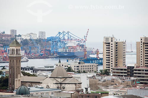  General view of Valparaiso city with the port in the background  - Valparaiso city - Santiago Province - Chile