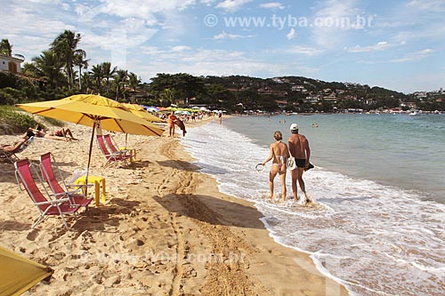  Bathers - Ferradura Beach (Horseshoe Beach) waterfront  - Armacao dos Buzios city - Rio de Janeiro state (RJ) - Brazil
