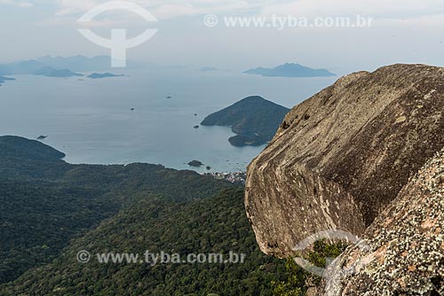  Top of Papagaio Peak with Ilha Grande Bay in the background  - Angra dos Reis city - Rio de Janeiro state (RJ) - Brazil