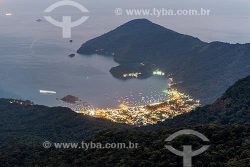  Night view of Vila do Abraao (Abraao Village) - Seen from the top of Papagaio Peak  - Angra dos Reis city - Rio de Janeiro state (RJ) - Brazil