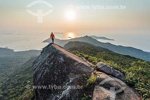  Top of Papagaio Peak with Ilha Grande Bay in the background  - Angra dos Reis city - Rio de Janeiro state (RJ) - Brazil