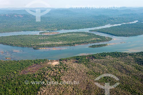  Aerial photo of the Rikaro tribe - Kayapo Indigenous Land - with the Xingu River in the background  - Sao Felix do Xingu city - Para state (PA) - Brazil
