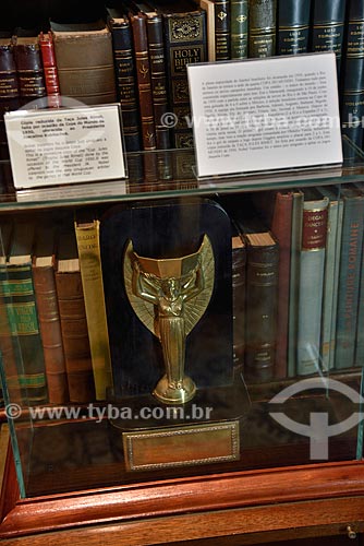  Reduced copy of the Jules Rimet Cup made on the occasion of the 1950 World Cup and offered to President JK - Library - inside the JK Memorial (1981)  - Brasilia city - Distrito Federal (Federal District) (DF) - Brazil