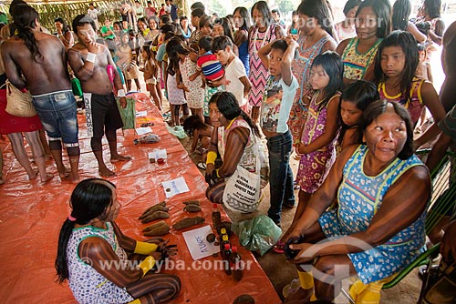  Seeds available for exchange - Seed exchange fair - Moikarako Tribe - Kayapo Indigenous Land - with the participation of other tribes and ethnic groups  - Sao Felix do Xingu city - Para state (PA) - Brazil
