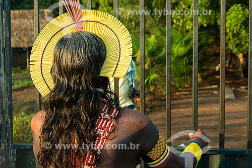  Indian with cocar made of plastic drinking straw - to not use bird feather - Moikarako Tribe - Kayapo Indigenous Land  - Sao Felix do Xingu city - Para state (PA) - Brazil