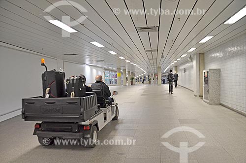  Electric cart carrying baggages - Antonio Carlos Jobim International Airport  - Rio de Janeiro city - Rio de Janeiro state (RJ) - Brazil