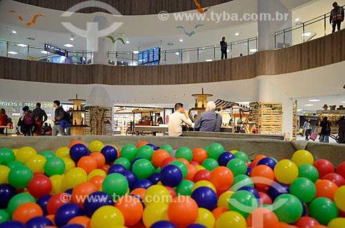  Ball pool - food court of the Antonio Carlos Jobim International Airport  - Rio de Janeiro city - Rio de Janeiro state (RJ) - Brazil