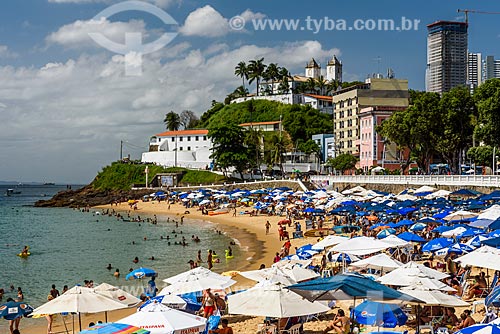 Bathers - Port of Barra Beach with the Sao Diogo Fort (1722) in the background  - Salvador city - Bahia state (BA) - Brazil