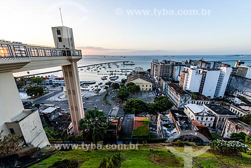  View of Mercado Modelo (1912) from Elevador Lacerda (Lacerda Elevator) - 1873 - during the sunset  - Salvador city - Bahia state (BA) - Brazil