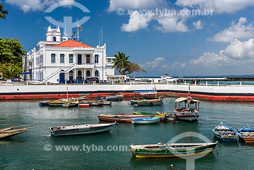  Moored boats - Baia de Todos os Santos - with the former School of Seaman Apprentices - Second Naval District - in the background  - Salvador city - Bahia state (BA) - Brazil