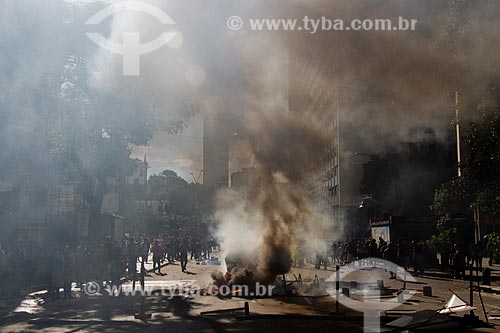 Fire during protest against package of government measures  - Rio de Janeiro city - Rio de Janeiro state (RJ) - Brazil