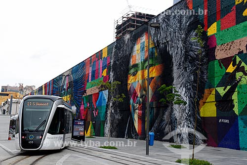  VLT (light rail Vehicle) with Ethnicities Wall in the background - Mayor Luiz Paulo Conde Waterfront (2016)  - Rio de Janeiro city - Rio de Janeiro state (RJ) - Brazil