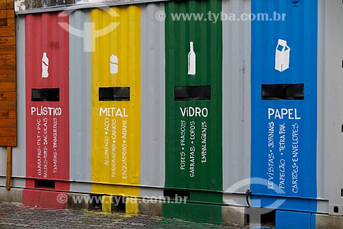  Garbage cans to selective collection  - Rio de Janeiro city - Rio de Janeiro state (RJ) - Brazil