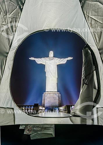  Tent of mirante with the Christ the Redeemer in the background  - Rio de Janeiro city - Rio de Janeiro state (RJ) - Brazil