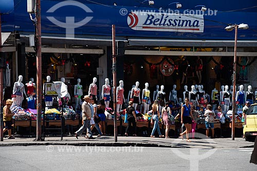  Mannequins - entrance of clothing store  - Rio de Janeiro city - Rio de Janeiro state (RJ) - Brazil
