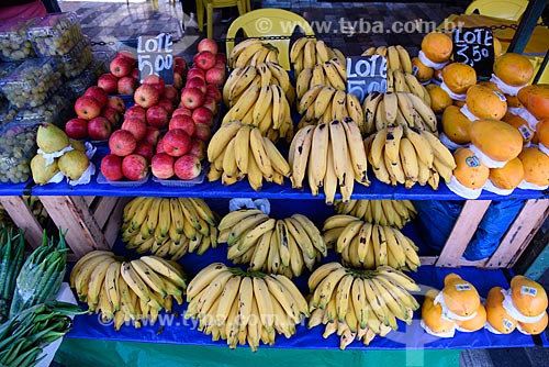  Detail of booth with fruits to sale  - Rio de Janeiro city - Rio de Janeiro state (RJ) - Brazil