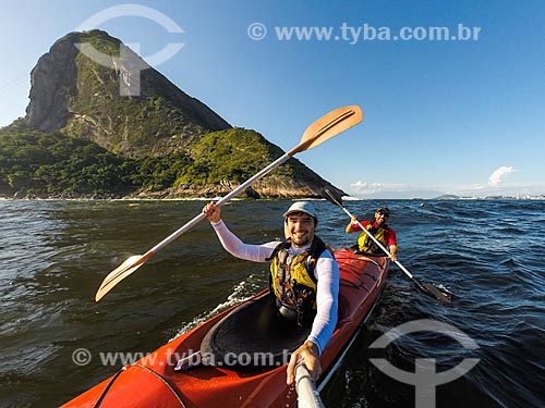  Kayak ride - Guanabara Bay with the Cotunduba Island in the background  - Rio de Janeiro city - Rio de Janeiro state (RJ) - Brazil