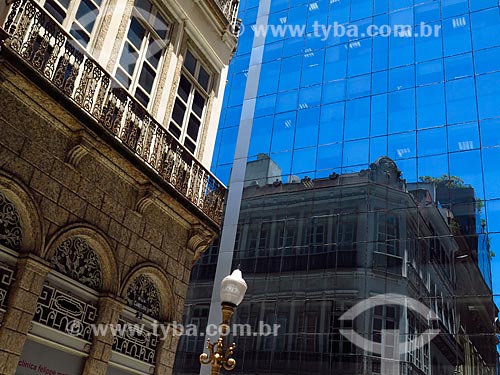  Detail of reflex of eclectic architecture building in a modern architecture building - Candelaria Street  - Rio de Janeiro city - Rio de Janeiro state (RJ) - Brazil