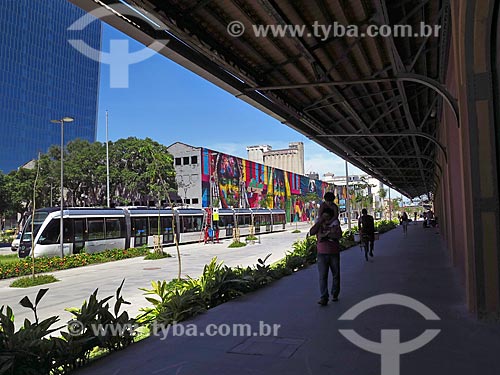  Light rail transit - Mayor Luiz Paulo Conde Waterfront with the Ethnicities Wall in the background  - Rio de Janeiro city - Rio de Janeiro state (RJ) - Brazil